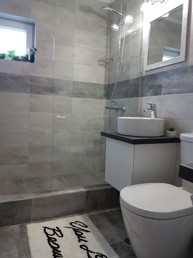 Tania Apartament Oradea Exteriör bild