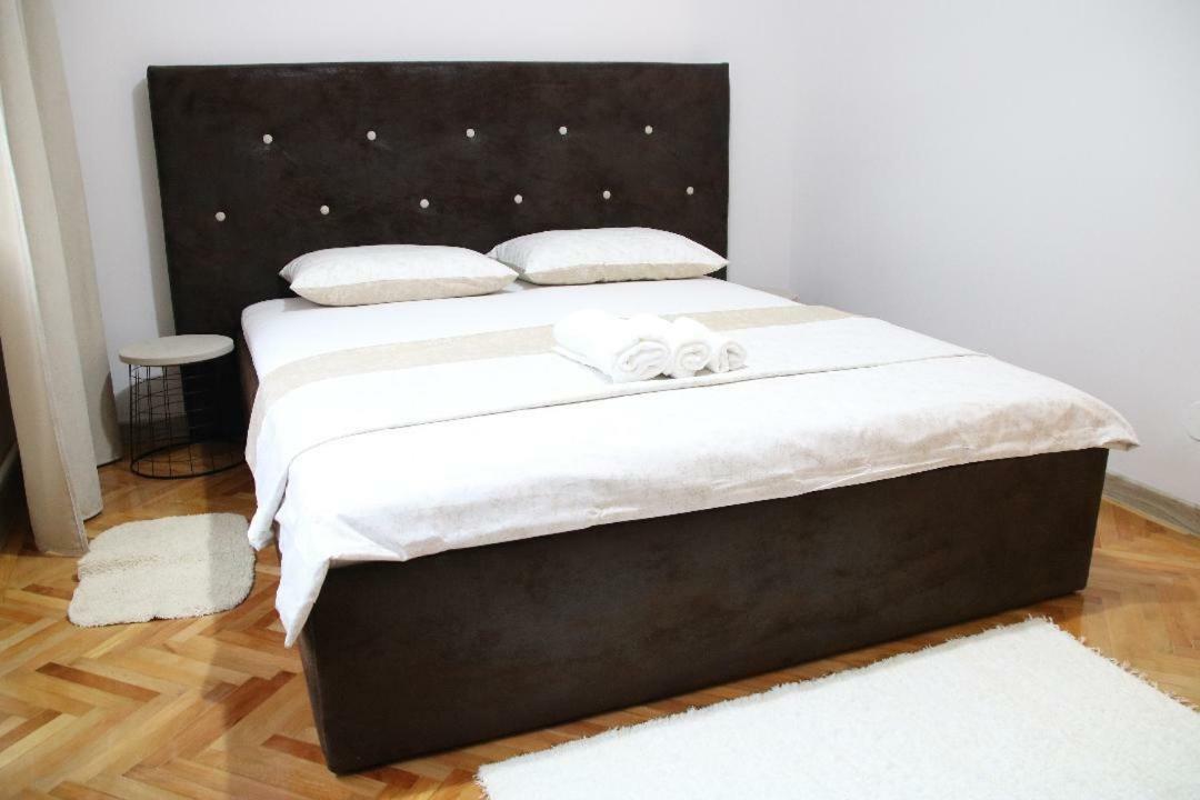 Tania Apartament Oradea Exteriör bild