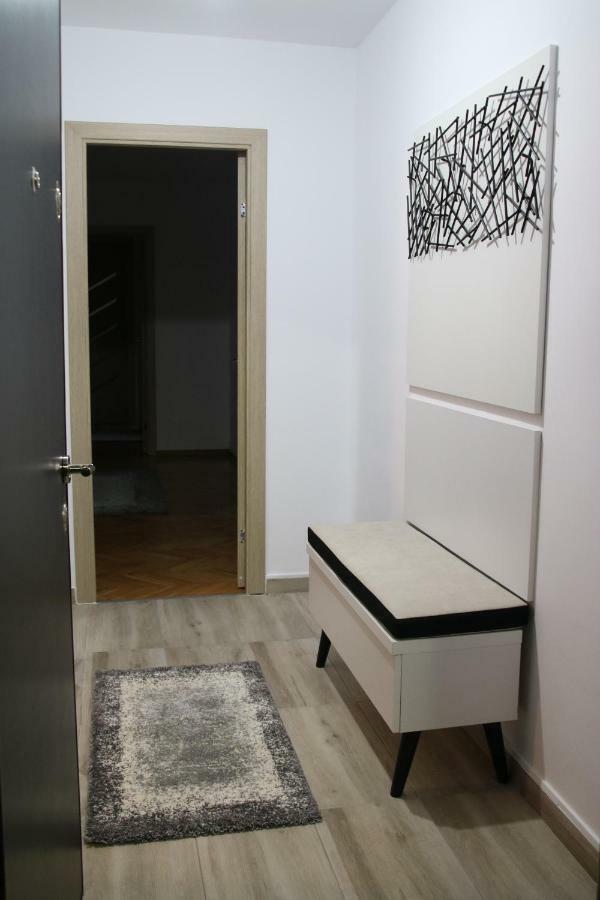 Tania Apartament Oradea Exteriör bild