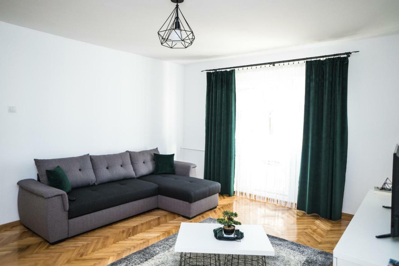 Tania Apartament Oradea Exteriör bild
